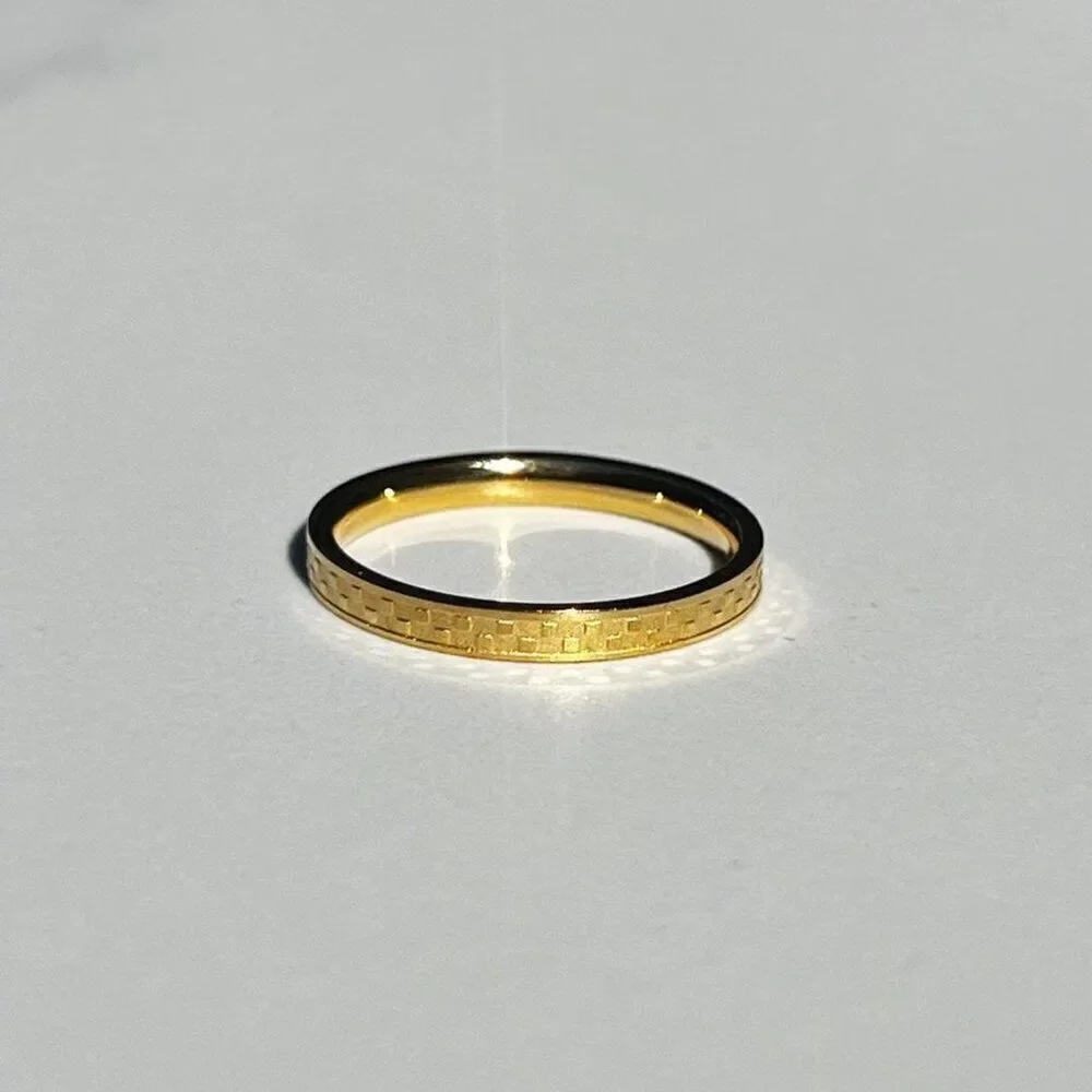 New! “Mia” Dainty Checkered Gold Ring